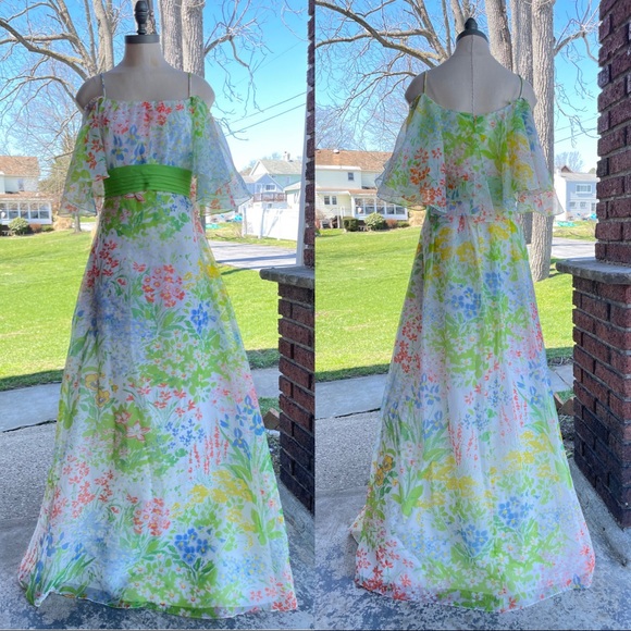 Vintage Dresses & Skirts - Vintage 1970s Spring Floral Maxi Dress Sundress